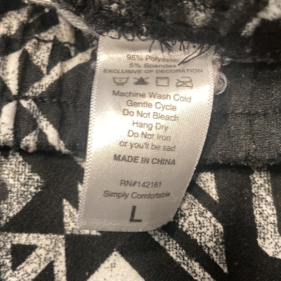 Lularoe Jax joggers. Black and white Aztec design. Size L - Picture 3 of 3